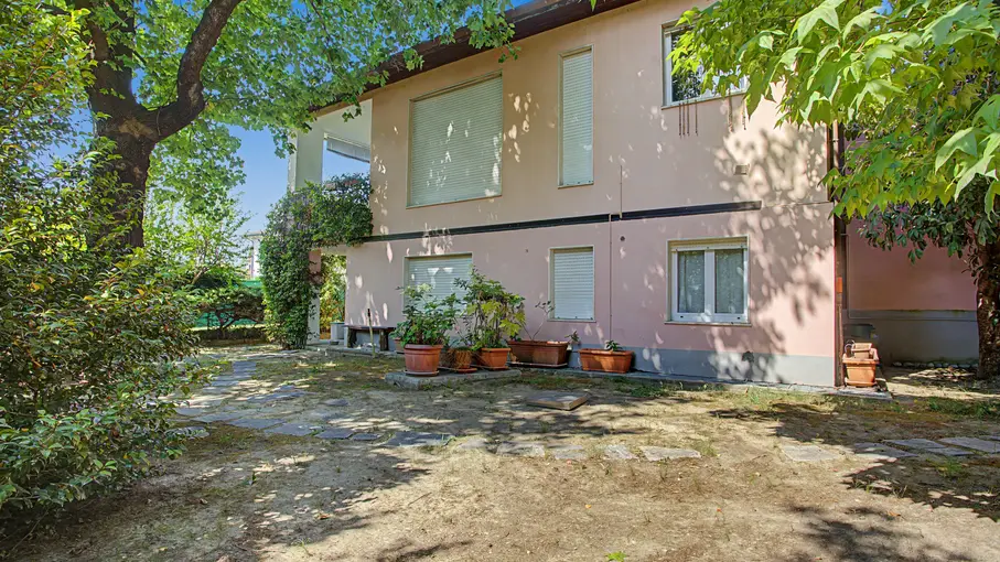 Villa bifamiliare Viale della Libertà 4, Sangiano