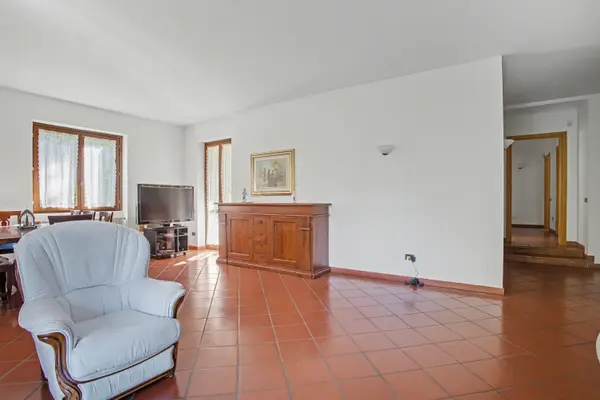 Immobile immagine 3
