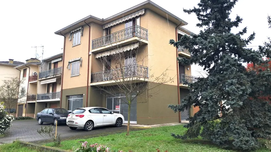Appartamento Via Noradino Zapparoli 5, Borgocarbonara