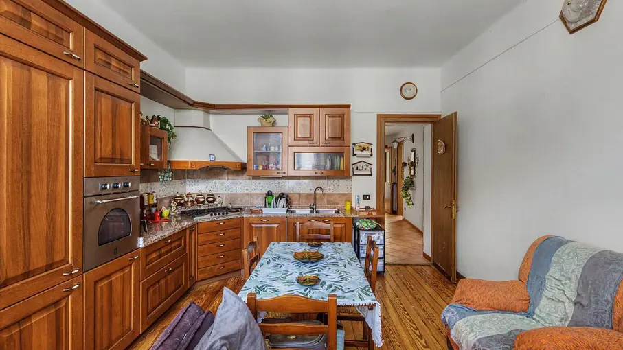 Appartamento Via XXV Aprile 87, Luino
