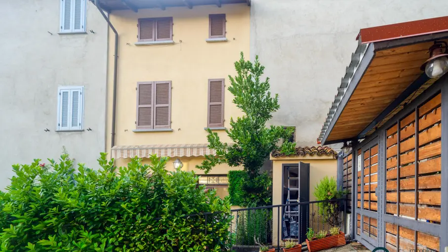 Villa unifamiliare Via Monsignore Torta 2, Casteggio