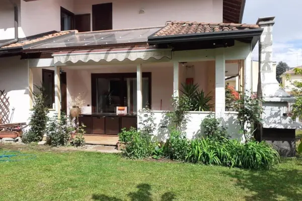 Immobile immagine 3