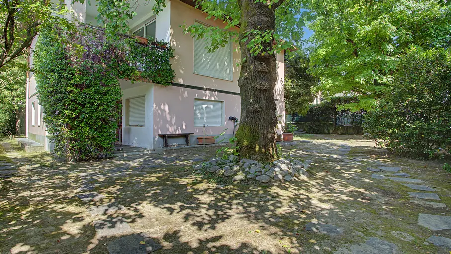 Villa bifamiliare Viale della Libertà 4, Sangiano