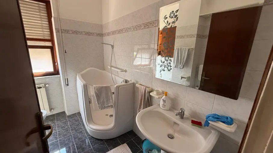 Appartamento Via Pontinia 102, Latina