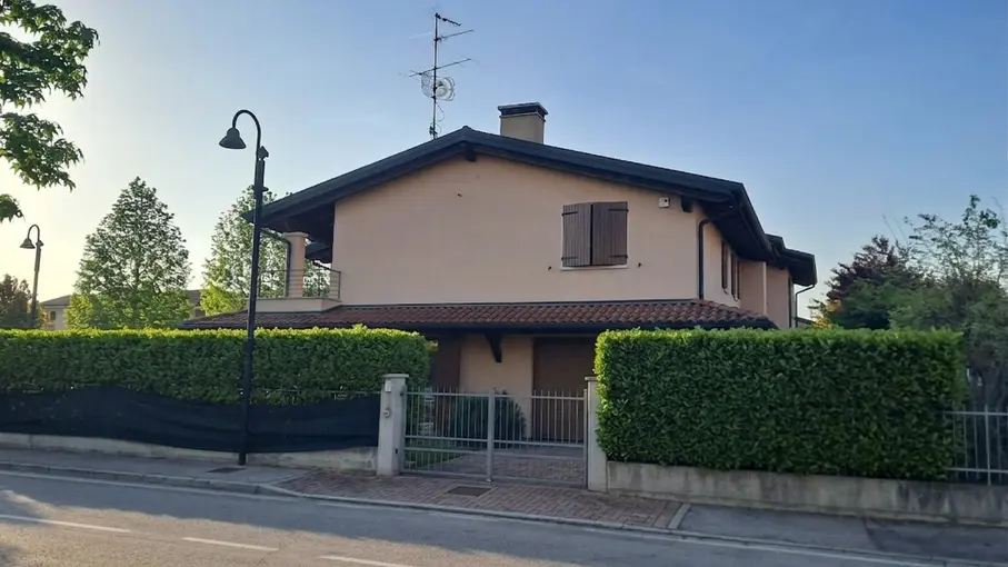 Villa bifamiliare Via Lucio Battisti 19, Concamarise