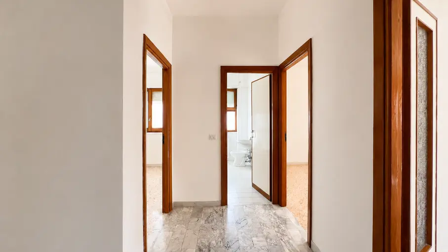 Appartamento via Satrico 25, Latina