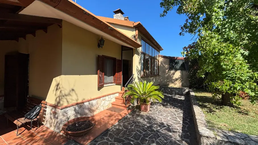 Villa bifamiliare Via Sezze 52, Bassiano