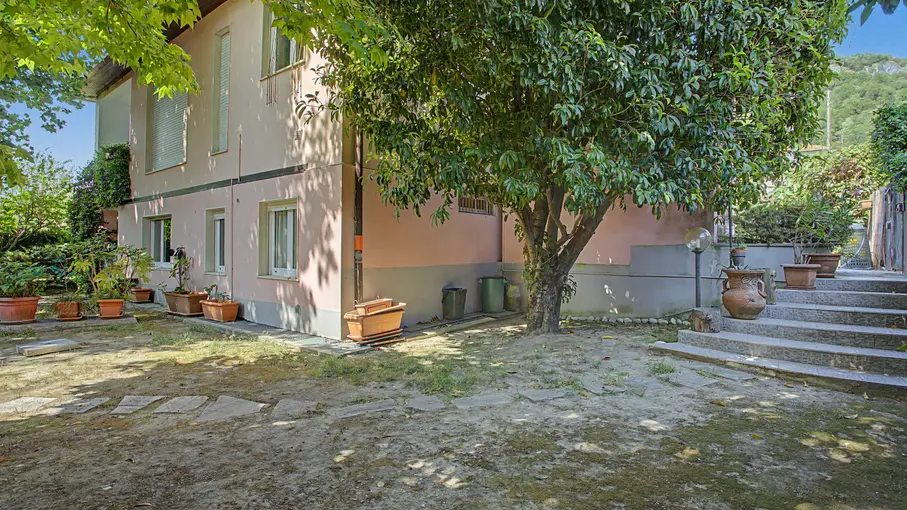 Villa bifamiliare Viale della Libertà 4, Sangiano