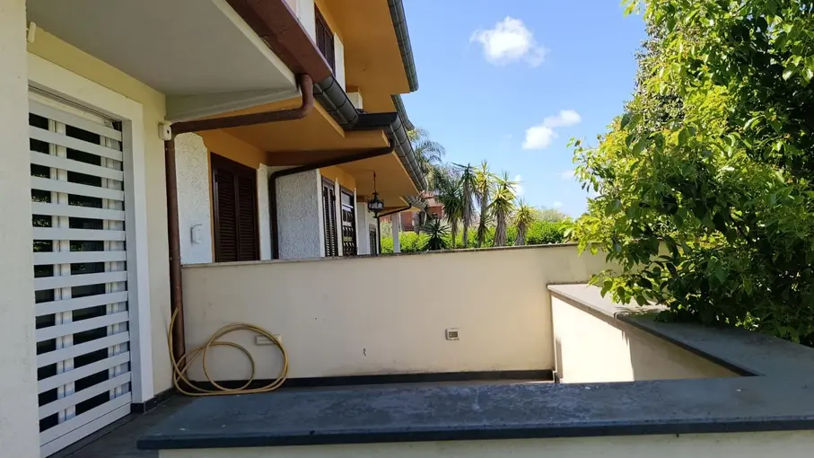 Villa bifamiliare Via Del Frassoneto 170, Latina