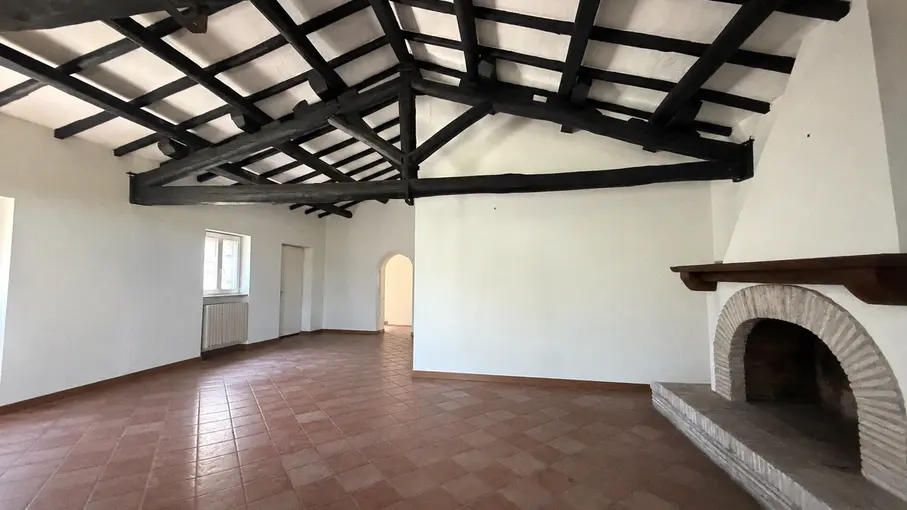 Casale Via Ubaldo Zani 20, Latina