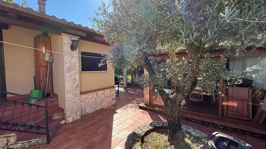 Villa bifamiliare Via Sezze 52, Bassiano