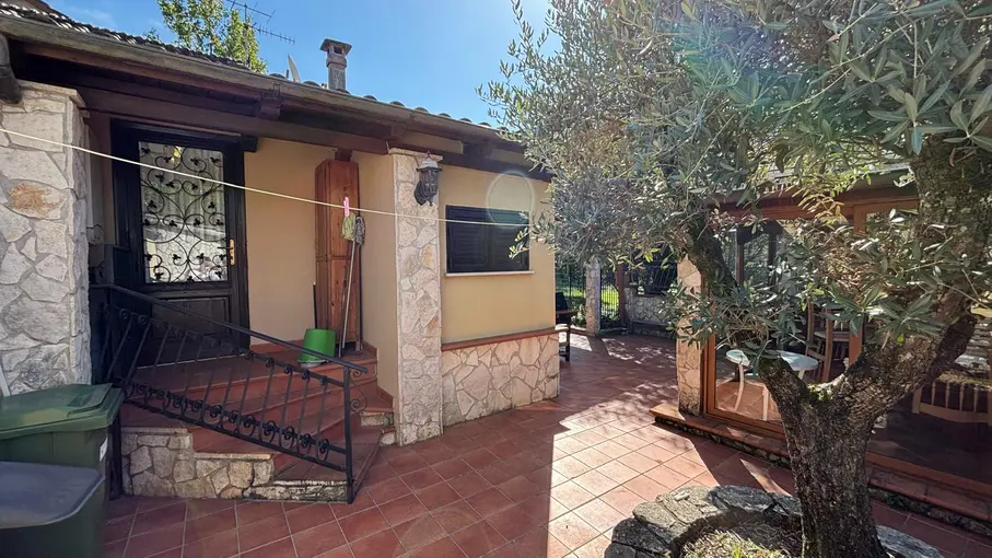 Villa bifamiliare Via Sezze 52, Bassiano