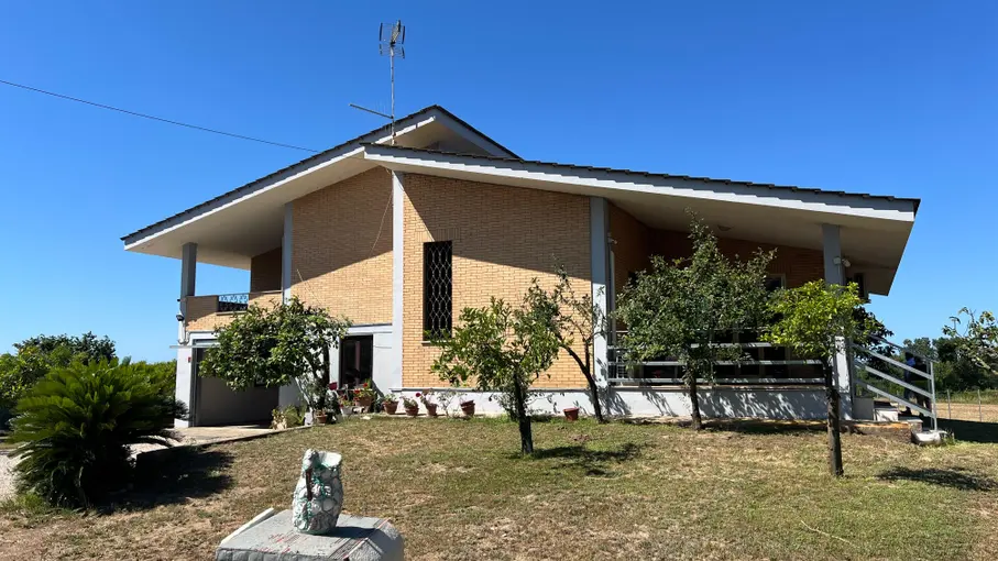 Villa unifamiliare Strada Nascosa 112, Latina