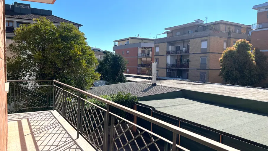Appartamento via Satrico 25, Latina