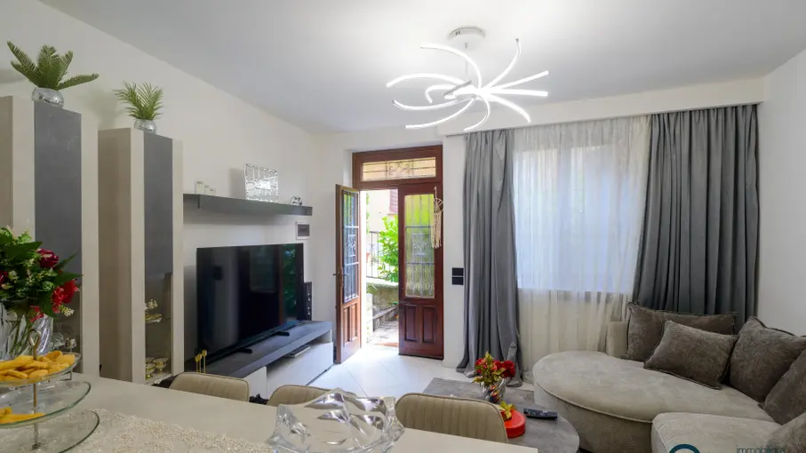 Villa unifamiliare Via Monsignore Torta 2, Casteggio