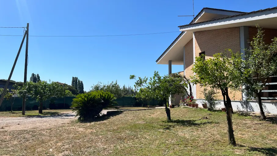 Villa unifamiliare Strada Nascosa 112, Latina