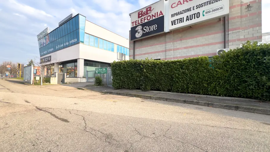 Stabile o palazzo Via P. Togliatti 1, Corsico