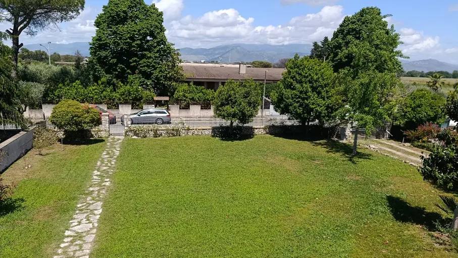 Villa bifamiliare Via Del Frassoneto 170, Latina
