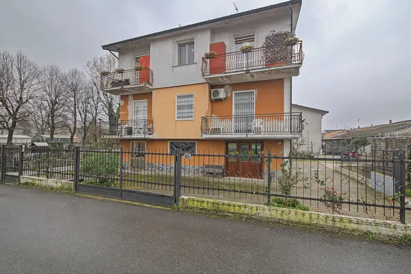 Immobile immagine 2