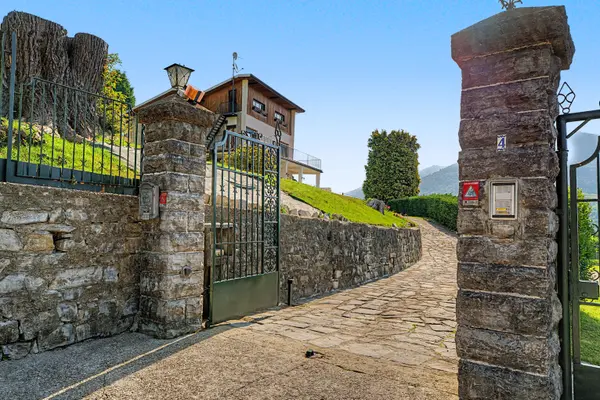 Immobile immagine 2