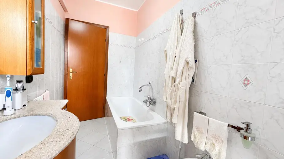 Appartamento Via della Viola 15, Latina