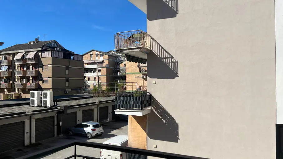 Appartamento via Satrico 25, Latina