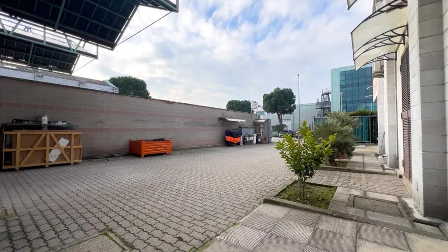 Stabile o palazzo Via P. Togliatti 1, Corsico