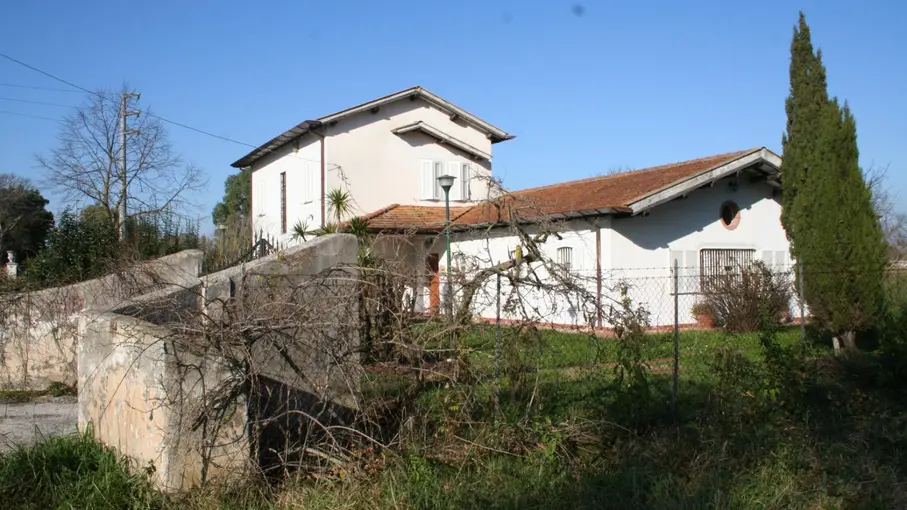 Casale Via Ubaldo Zani 20, Latina