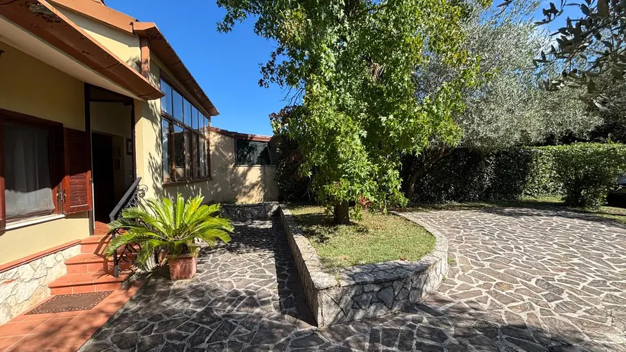 Villa bifamiliare Via Sezze 52, Bassiano