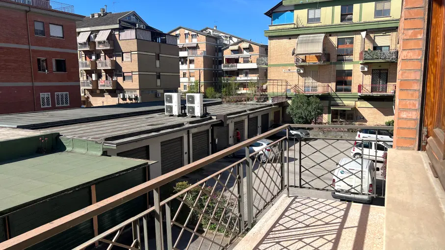 Appartamento via Satrico 25, Latina
