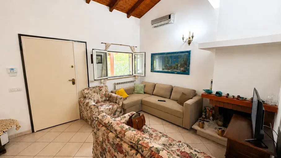 Villa unifamiliare Via Montecristo 19, Latina
