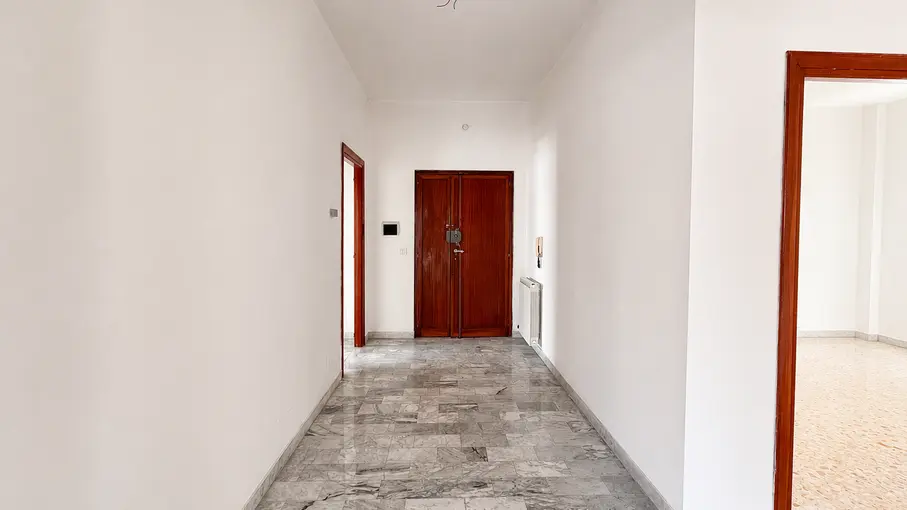 Appartamento via Satrico 25, Latina