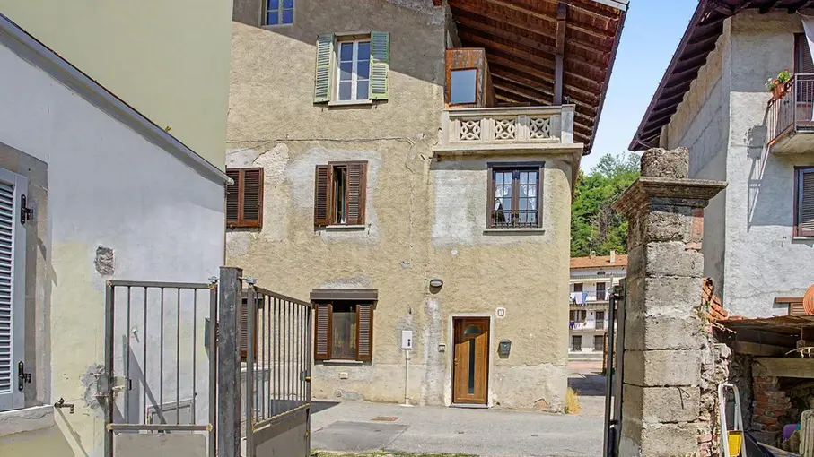 Appartamento Contrada Crosa 11, Cocquio-Trevisago