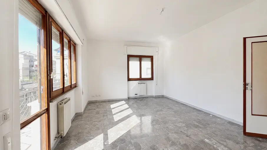 Appartamento via Satrico 25, Latina