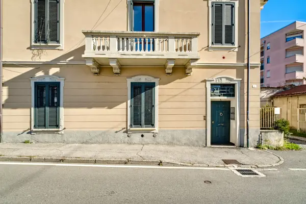 Immobile immagine 2