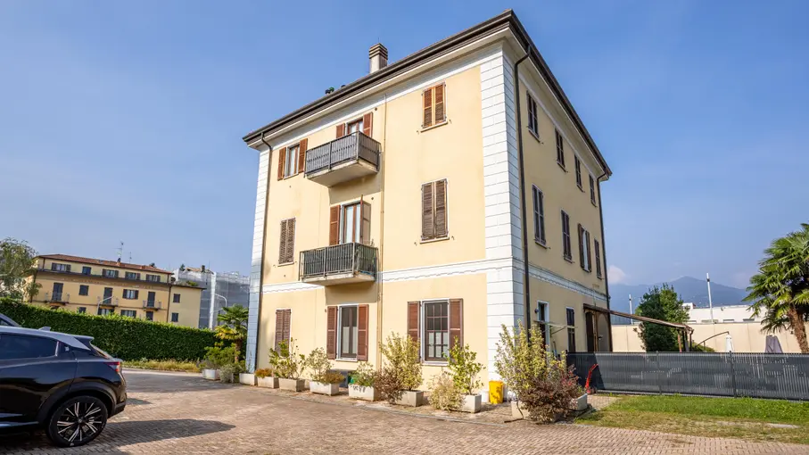 Appartamento Via Alessandro Volta 1, Luino
