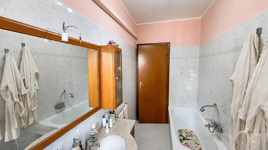 Appartamento Via della Viola 15, Latina